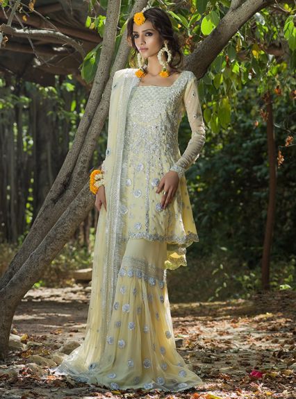 Very Refreshing Yellow Color Dress| Lemon Colour Dress| Light Yellow Dress|  Yellow Sui… | Shalwar kameez designs for women, Colorful dresses, Pakistani  dress design